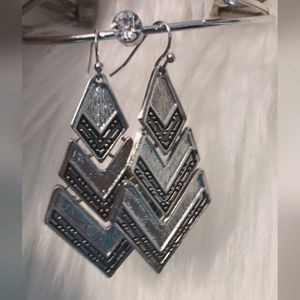 🌵🦜Chevron earrings 🦜🌵 #accessories #fun #vacation #work #gift 🟡